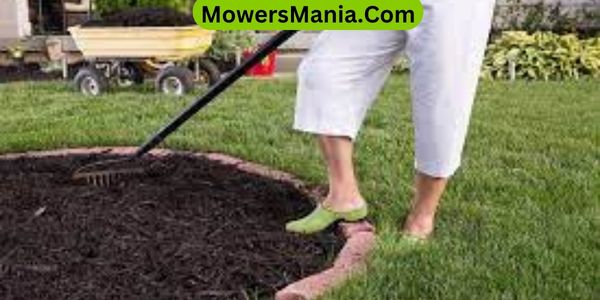 How to Apply Compost to Your Lawn